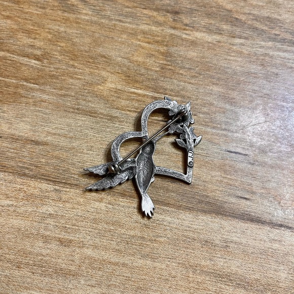 Metal Hummingbird Brooch - Picture 5 of 6